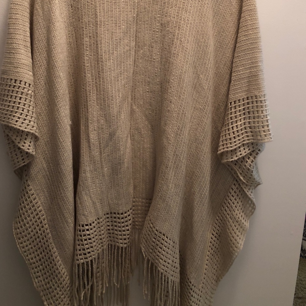 Cream/beige fringed knit kimono